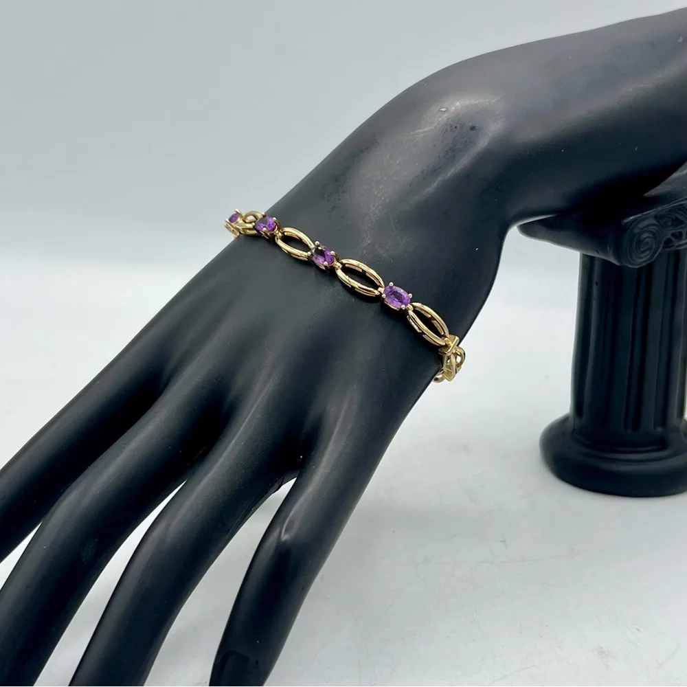 Vintage gold plated scalloped chain bracelet with amethysts 7.5” - Picture 6 of 8